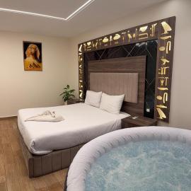 Aura Grand pyramids view inn, хотел в Giza