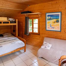 Petit chalet familial chez l'habitant, hotel u gradu Chirac