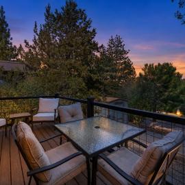 Starlight Lodge - Family-Friendly Gambrel Cabin | 5 Min to Slopes, Lake & Dining