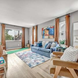 King Bed - Sleeps 5 - Lakewood Near Cleveland