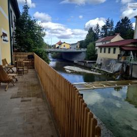 Ferienwohnung in Scheibbs direkt an der Erlauf, 65m2, Terrasse, Parkplatz, Hunde willkommen, hotel a Scheibbs