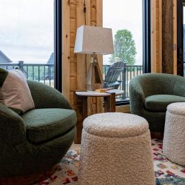The Fives - 22450 Cloud View Luxury Japandi Cabin, hotel a Bristol