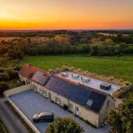 Gîte le petit chevreuil، فندق في Saint-Germain-de-Tournebut