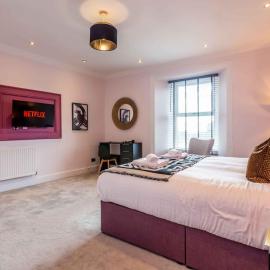 Elderberry Hall Luxury Farmhouse Sleeps 20,Near Durham