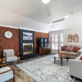 The Oaks at Aggieland! Modern Home w/ Patio & Yard