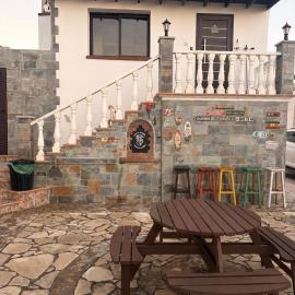Adonis Apartment Tala، فندق في بافوس