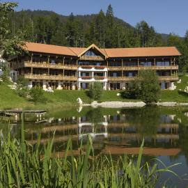 Feuriger Tatzlwurm Berghotel & Spa, BW Signature Collection, отель в Обераудорфе