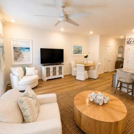 Orange Beach Townhome - Sleeps 10 - Pet-Friendly, hotelli kohteessa Orange Beach