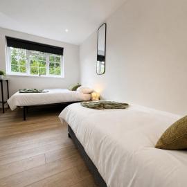 ST5- Twin Ensuite Room Canterbury Room, Parking