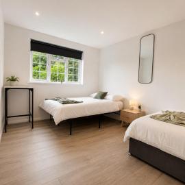 ST5- Twin Ensuite Room W Private En-suite, Free Parking
