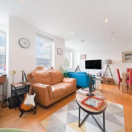 Bright & Stylish 1-Bed Flat in Central Watford - Pass the Keys