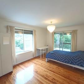 Comfortable Queen Room with Private Balcony - E2, Hotel in Epping