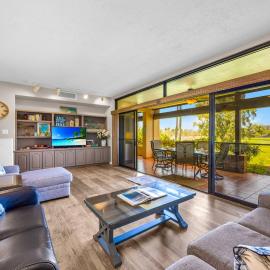 Spacious 2BR Near Beach, Pool & Whalers Village -Kaanapali Royal B102