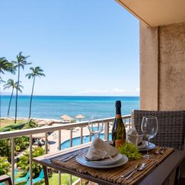 Remodeled BeachFront Studio AC Wonderful Ocean View -Royal Kahana 317, hotel v destinácii Lahaina