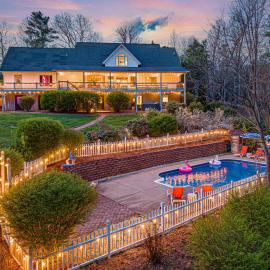 Asheville Luxury Getaway | Pool, Sauna, Hot Tub, Theater, Two Game Rooms, Hotel in Weaverville