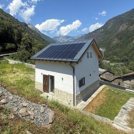 Baita Valmalenco - Casa con sauna panoramica, 5 minuti da Chiesa Valmalenco, hotel in Torre di Santa Maria
