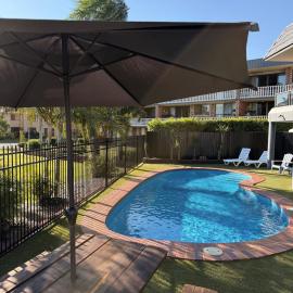 Bribie Waterways Motel、Bongareeのホテル