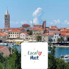 Rose rooms on the island of Rab, hotelli kohteessa Rab