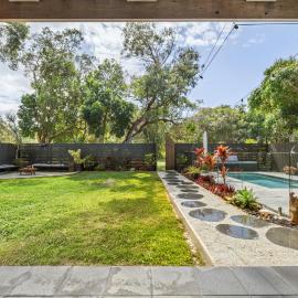 The Deckhouse - Pool & 80metres to the Ocean!