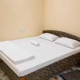 Rainbow guest house, hotel en Piska
