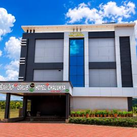 Hotel New Chalukya G K V - Near Talguppa Railway Station, hotelli kohteessa Talguppa