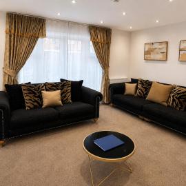 Modern 3-Bed Home Free Parking Fast Wi-Fi
