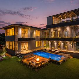 StayVista at Altr Shore with Beach View & Pool, hotel a Kolthare