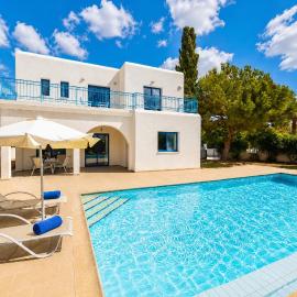 Azzurro Holiday Villas: Peyia şehrinde bir otel