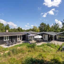 Holiday Home Henriethe - 1-1km from the sea by Interhome, hotel em Mølby