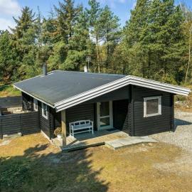 Holiday Home Herborg - 1km from the sea by Interhome, hotel en Mølby