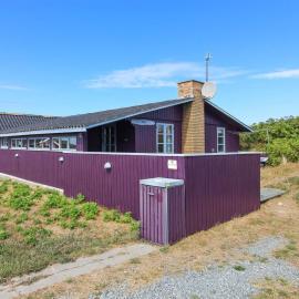 Holiday Home Soeren - from the sea by Interhome, hotel em Bjerregård