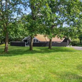 Holiday Home Carlotta - 12km from the sea by Interhome, hotel u gradu 'Oksbøl'
