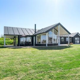 Holiday Home Swarthofthi - 1-5km from the sea by Interhome