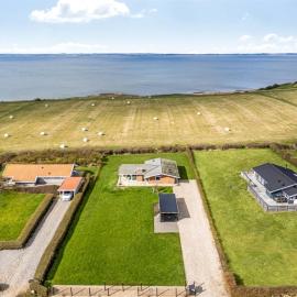 Holiday Home Kirsa - 200m to the fjord by Interhome、Vinderupのホテル