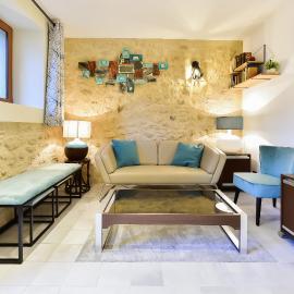 Charmante maison de village au coeur du Luberon, hotel em Cucuron