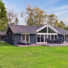 Holiday Home Josina - 675m from the sea by Interhome, hotel en Tjørneholm