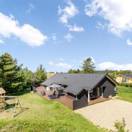 Holiday Home Joseline - 1-8km from the sea by Interhome, hotel em Blåvand