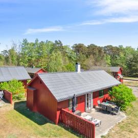 Holiday Home Gubbe - 300m from the sea by Interhome