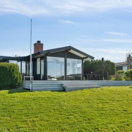 Holiday Home Manfred - 250m from the sea by Interhome, hotel en Rønde