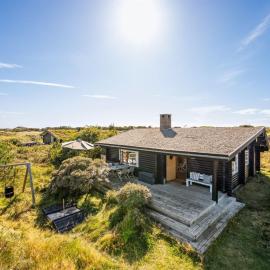 Holiday Home Christl - 500m from the sea by Interhome, hotel a Henne Strand