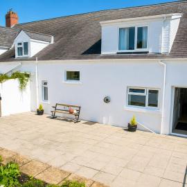 Awel Taf - lovely cottage close to amenities perfect for families