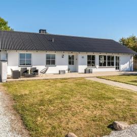 Holiday Home Eeske - 4km from the sea by Interhome