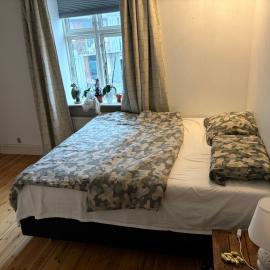 Apartment room for Adults35-57LGBT UE,US,UK only