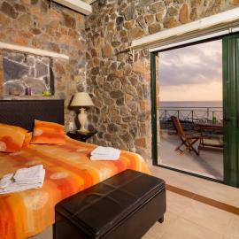 Seaview villa Amphitriti with Private Pool, 20 min from Elafonissi beach, Hotel in Chania