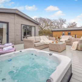 38 At The Sanctuary Lodges - Uk50850