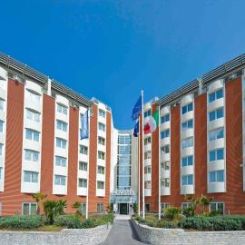 Novotel Salerno Est Arechi, hotelli kohteessa Salerno