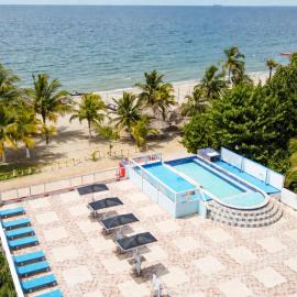 Hotel Playa Divina，科韋尼亞斯的飯店