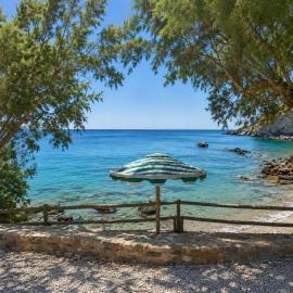 Aigialos Villas with Private Beach by Hospi Living, viešbutis mieste Ferma