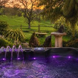 5-bed house with indoor pool, Jacuzzi &Downs views, hotel a Herstmonceux
