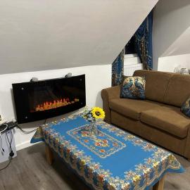 Apartment Sleeps 4 with Parking